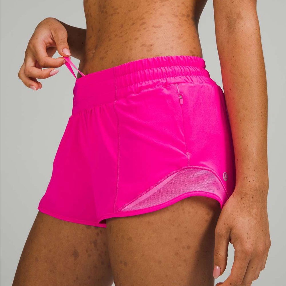 Lululemon Hotty Hot 2.5 Inch Super Sonic Pink Shorts | size 2